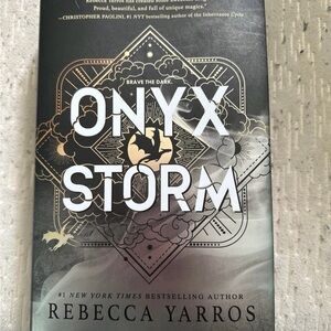 Onyx Storm by Rebecca Yarros Book